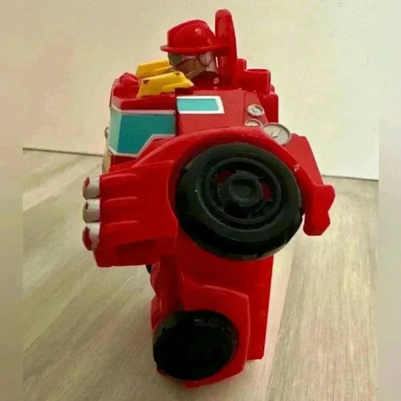 Transformers Rescue Bots Rescan Heatwave the Fire-Bot Truck Playskool Heroes Toy - Picture 5 of 7
